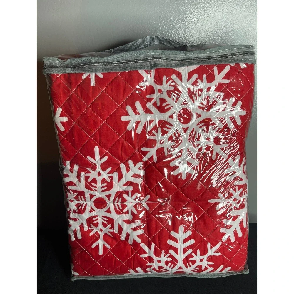 Spirit Linen Holiday 3 Piece Quilt Set Full Queen Red White Snowflake Oversized